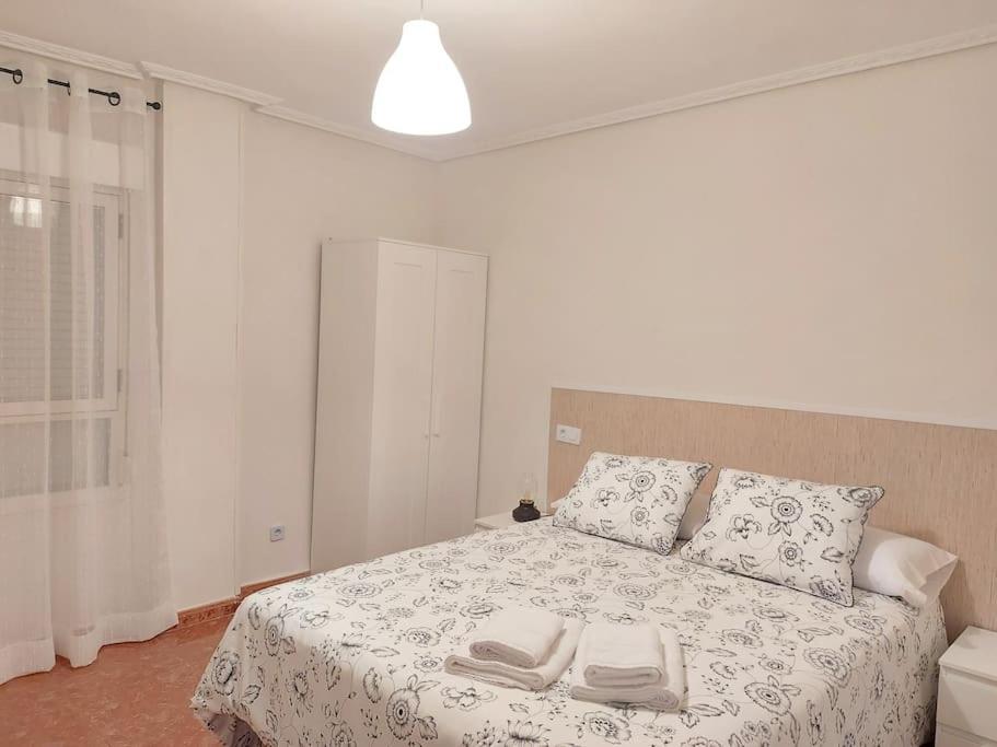 Apartamento Gijon Arena, Con Aparcamiento Bagian luar foto