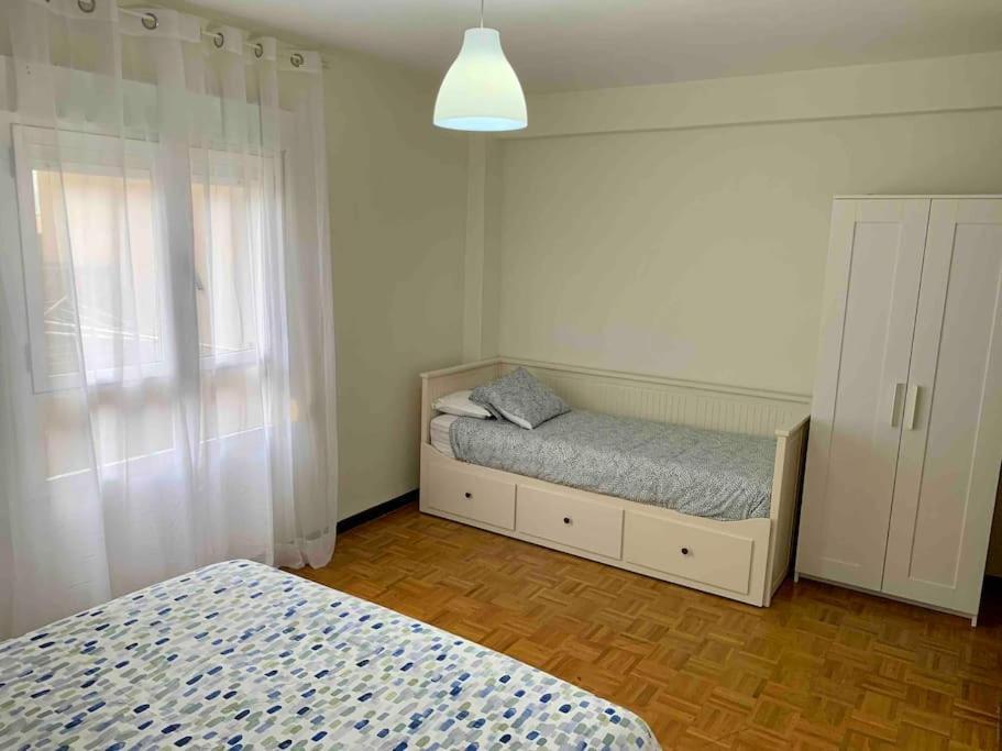 Apartamento Gijon Arena, Con Aparcamiento Bagian luar foto